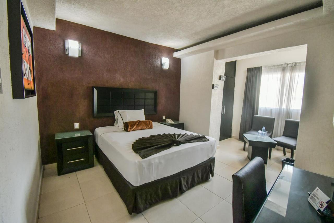 Hotel Portonovo Plaza Centro Guadalajara Bagian luar foto
