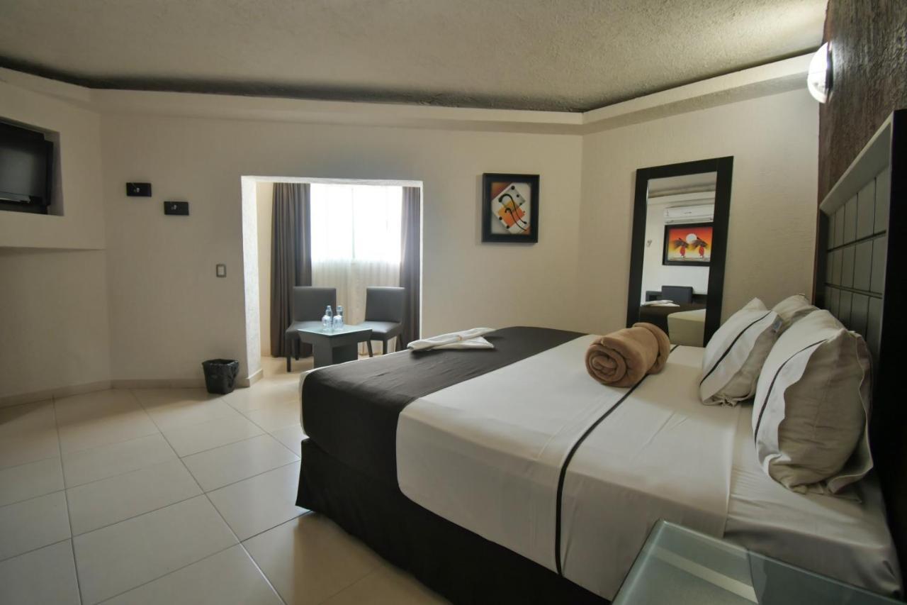 Hotel Portonovo Plaza Centro Guadalajara Bagian luar foto