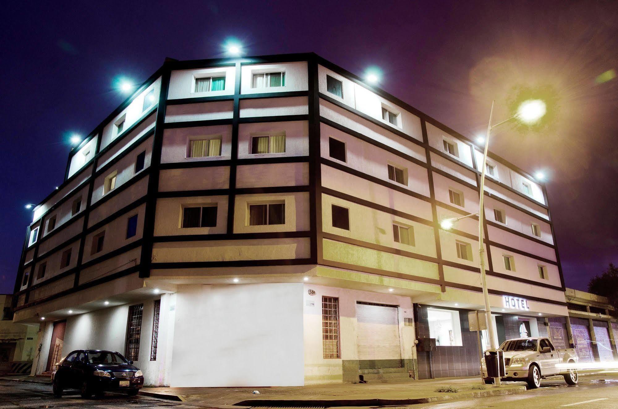 Hotel Portonovo Plaza Centro Guadalajara Bagian luar foto