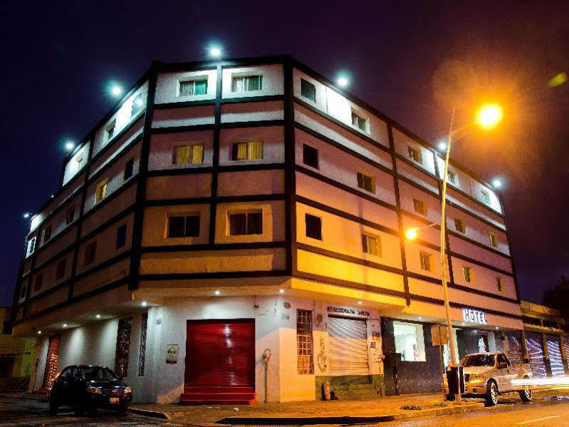 Hotel Portonovo Plaza Centro Guadalajara Bagian luar foto