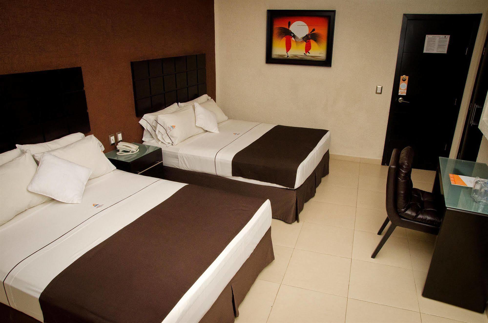 Hotel Portonovo Plaza Centro Guadalajara Bagian luar foto