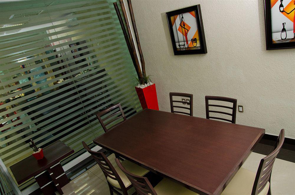 Hotel Portonovo Plaza Centro Guadalajara Bagian luar foto